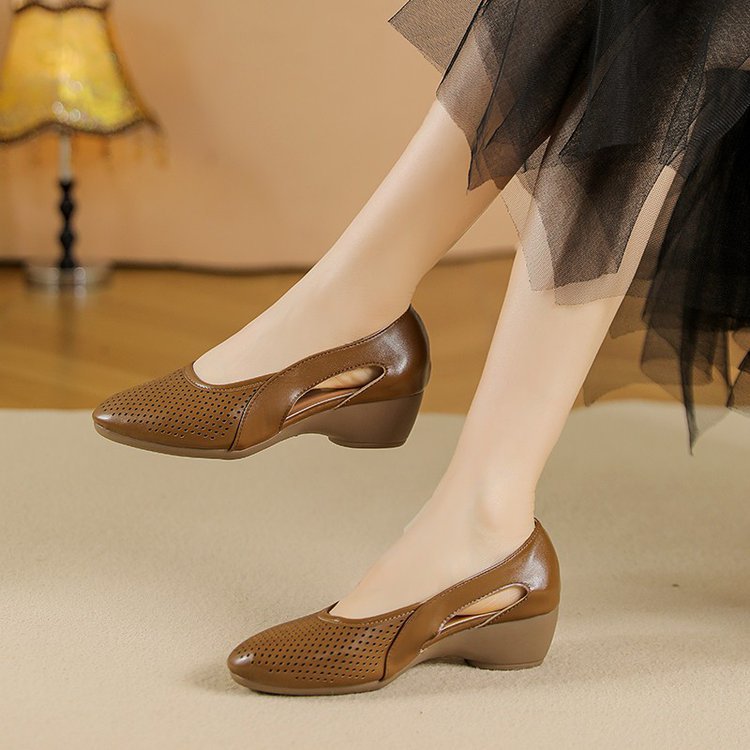 🔥 Women's Orthopedic Closed-Toe Sandals